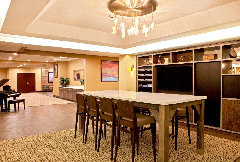 Holiday Inn Pres Conf Ctr 9