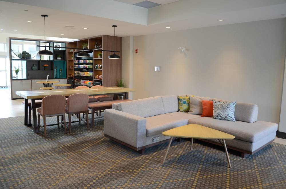 Holiday Inn South Evario 7