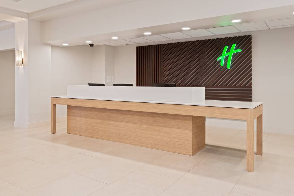 Holiday Inn Ste Unvl Studio 10