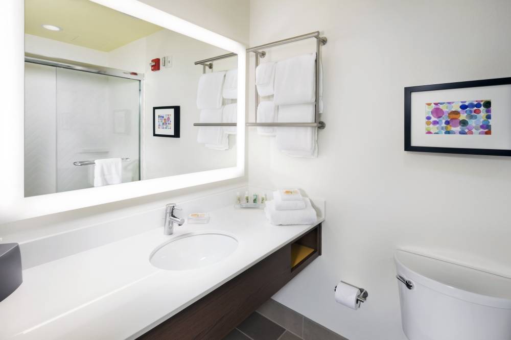 Holiday Inn Stes Arden Airport 3