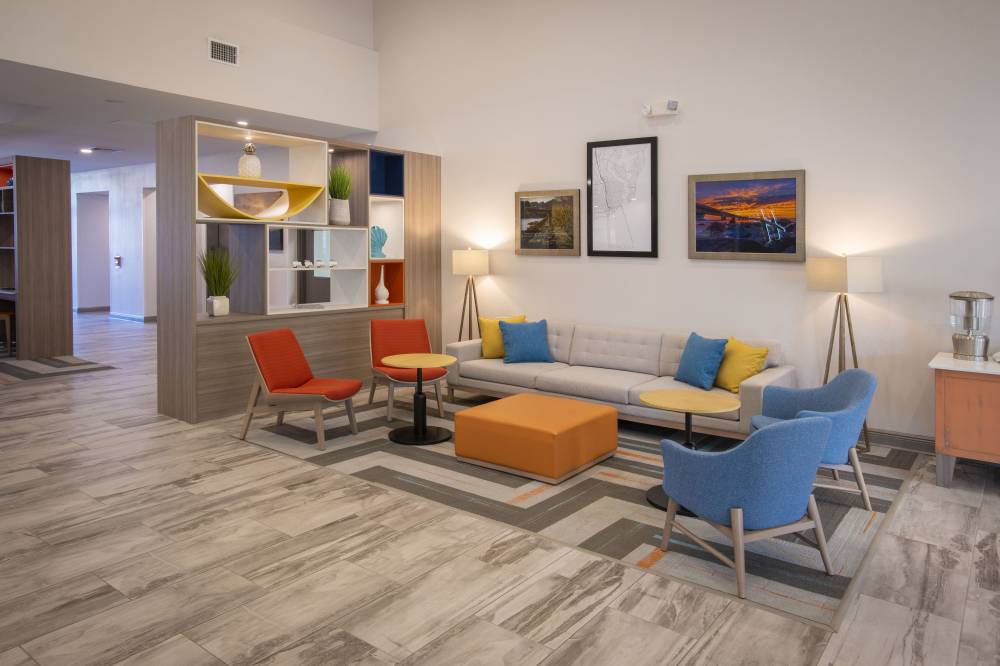 Holiday Inn University Area 5