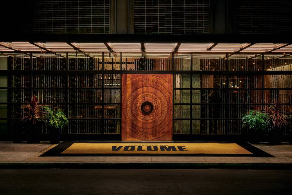 VOLUME Entrance