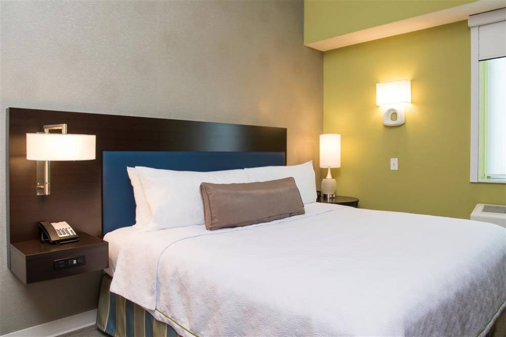 Home2 Suites By Hilton Indianapolis Downtown 8