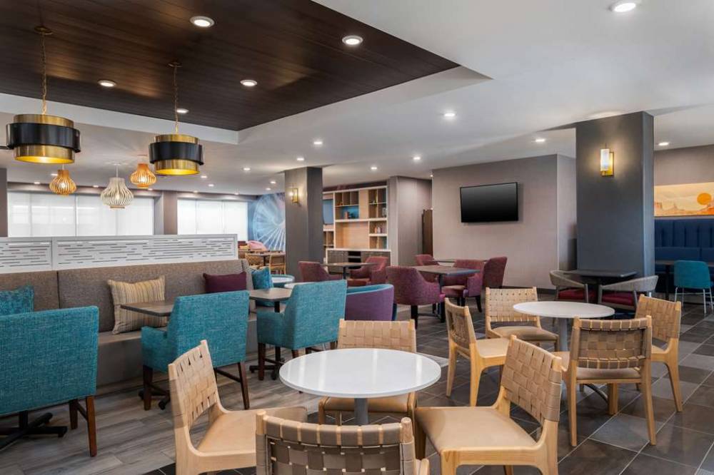 Home2 Suites By Hilton Phoenix Midtown 2