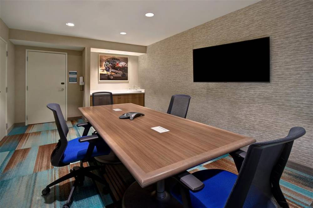 Home2 Suites By Hilton Wichita Downtown Delano 2