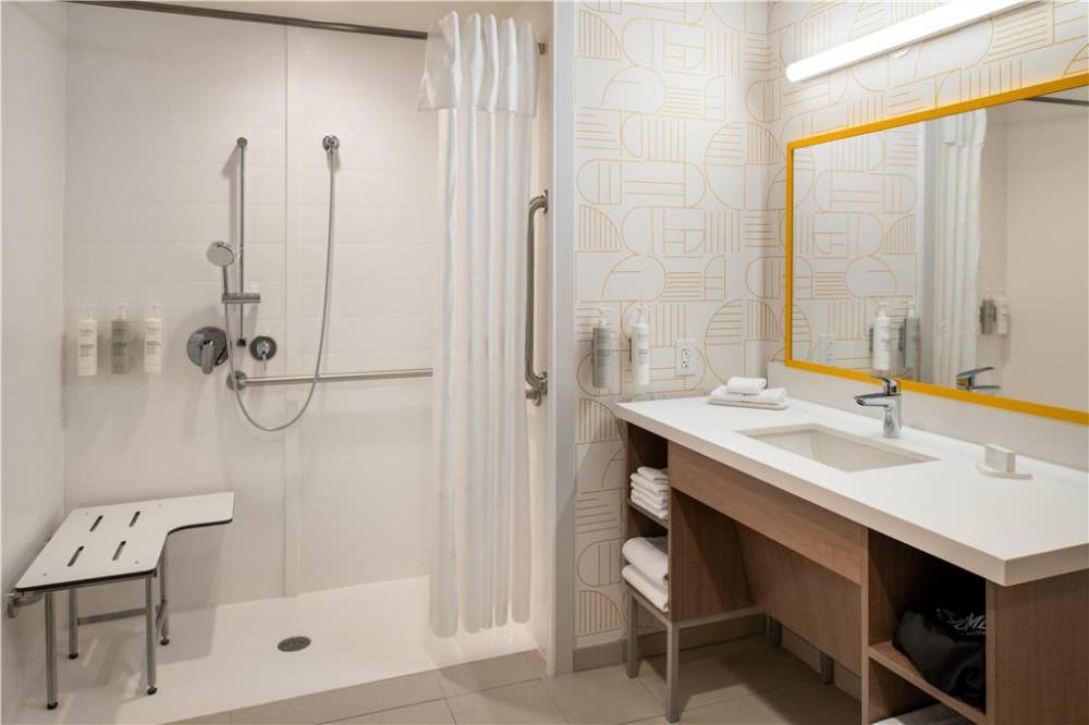 Home2 Suites By Hilton Woodland Sacramento 8