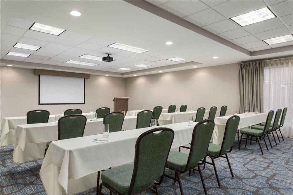 Homewood Suites By Hilton Fargo 2