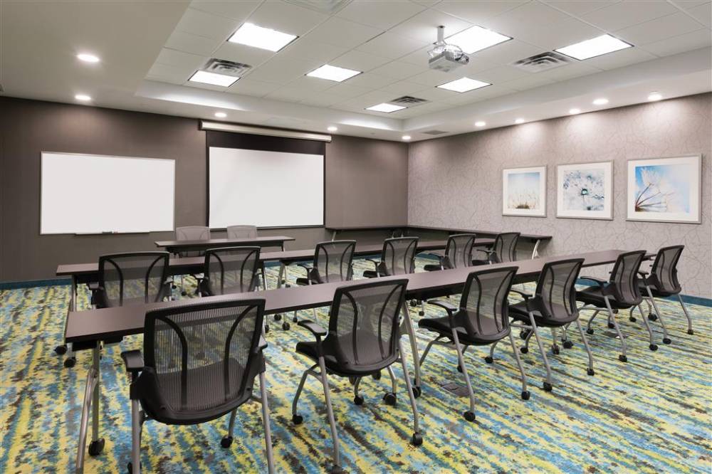 Homewood Suites By Hilton Ottawa Airport 2