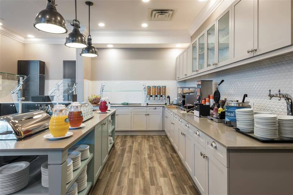 Homewood Suites By Hilton Ottawa Airport 7