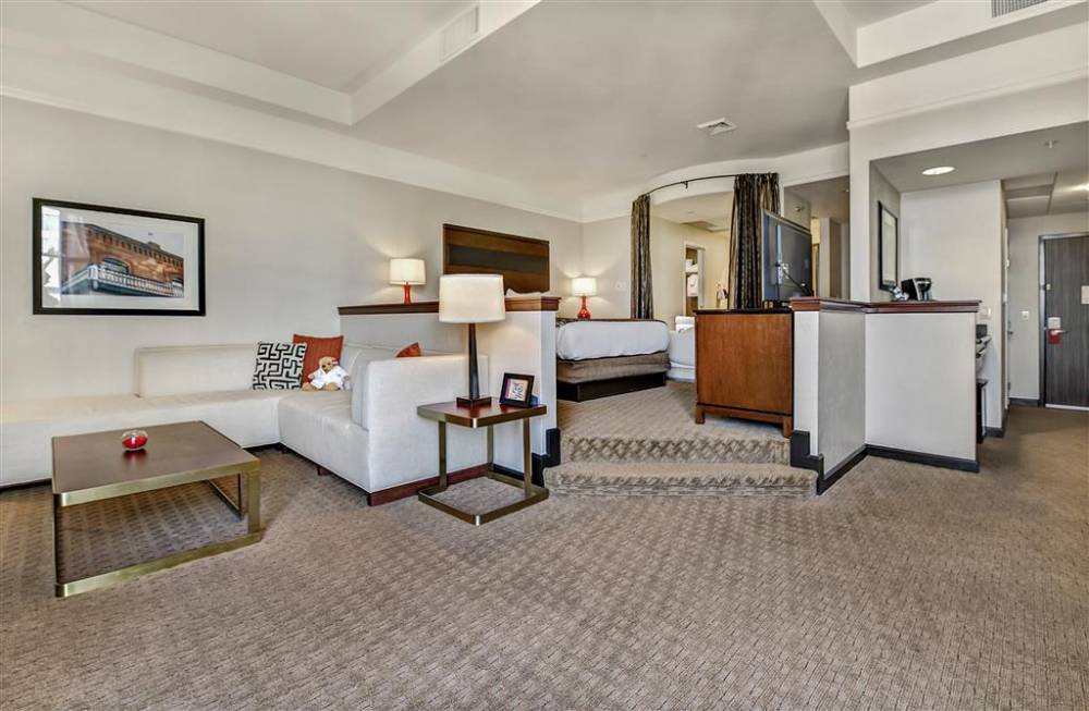 Hotel 43 9