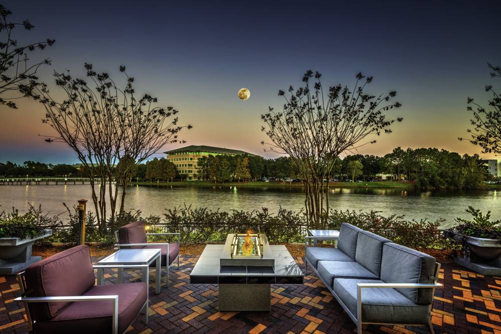Hotel Indigo Deerwood Park 5