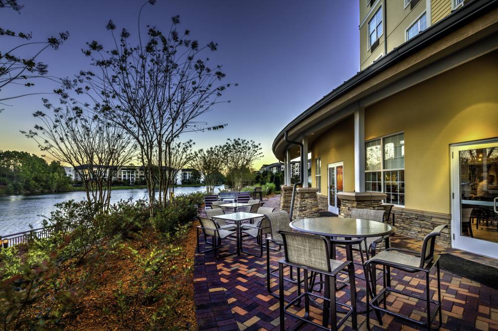 Hotel Indigo Deerwood Park 9