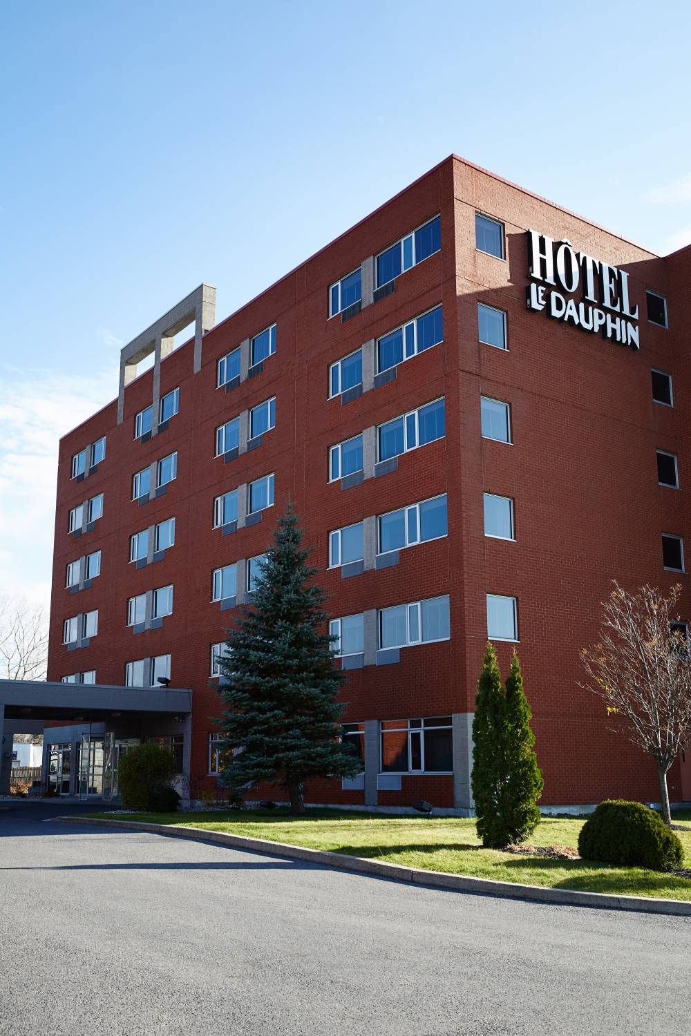 Hotel Le Dauphin Longueuil 2