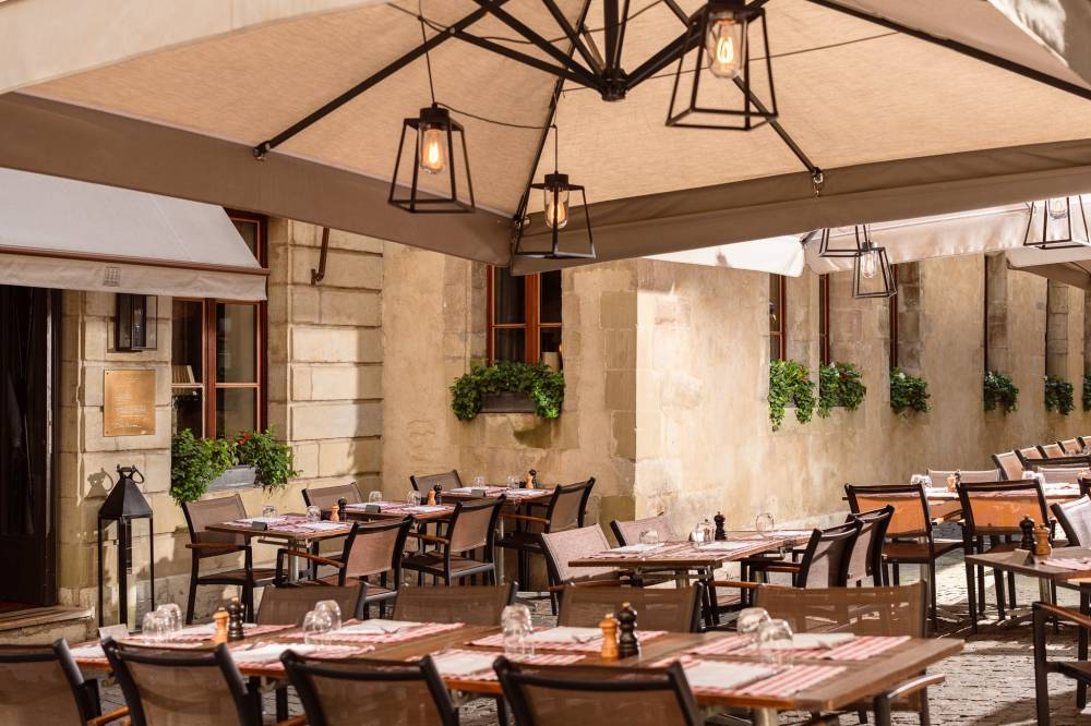 Hotel Les Armures 9