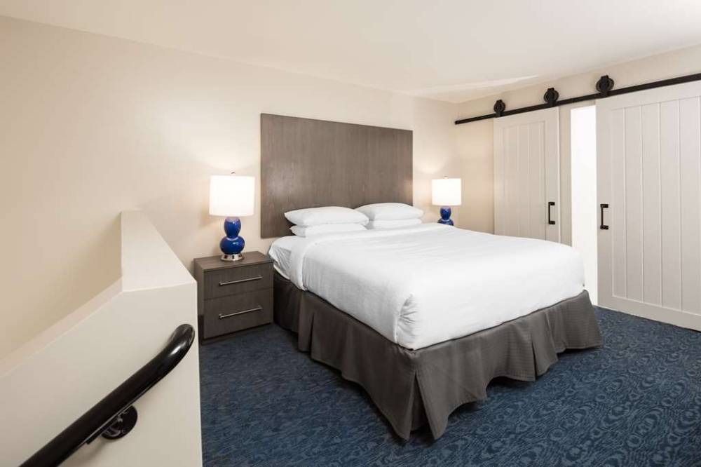 Hotel Renovo Des Moines Urbandale Tapestry Collection Hilton 6