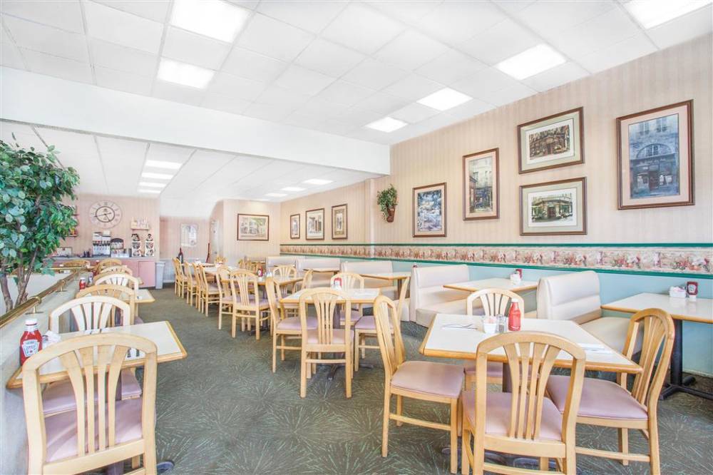 Howard Johnson By Wyndham Atlantic City 3