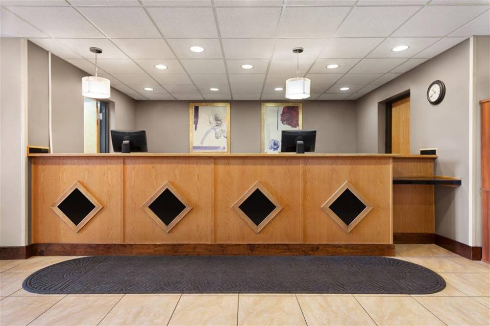 Howard Johnson By Wyndham Billings 2