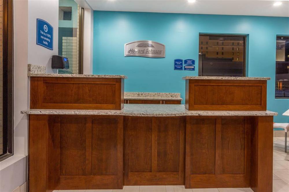 Howard Johnson By Wyndham Virginia Beach At The Beach 3