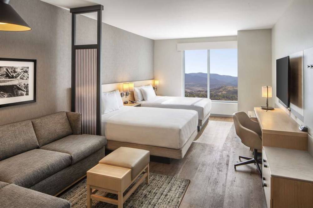 Hyatt Place Reno 6