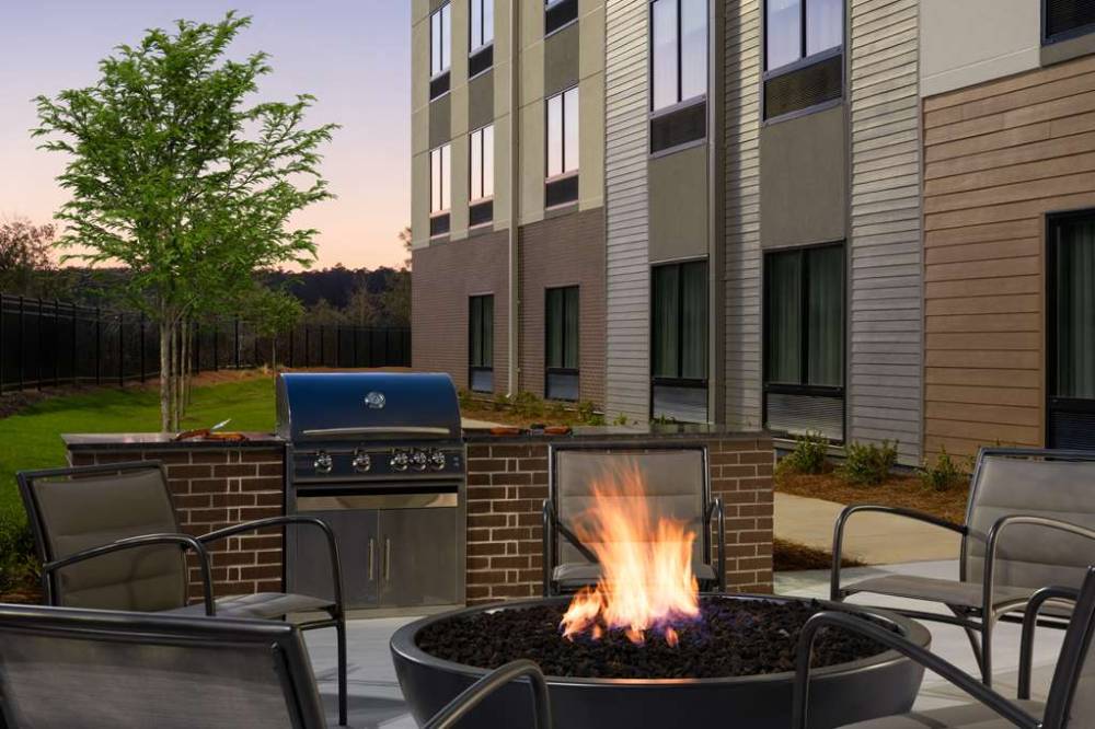Hyatt Studios Mobile/tillmans Corner 3
