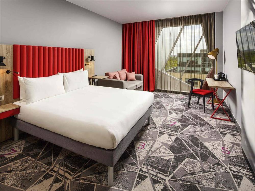Ibis Styles London Ealing 6