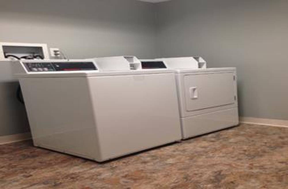 Ivy Court Inn And Suites 4