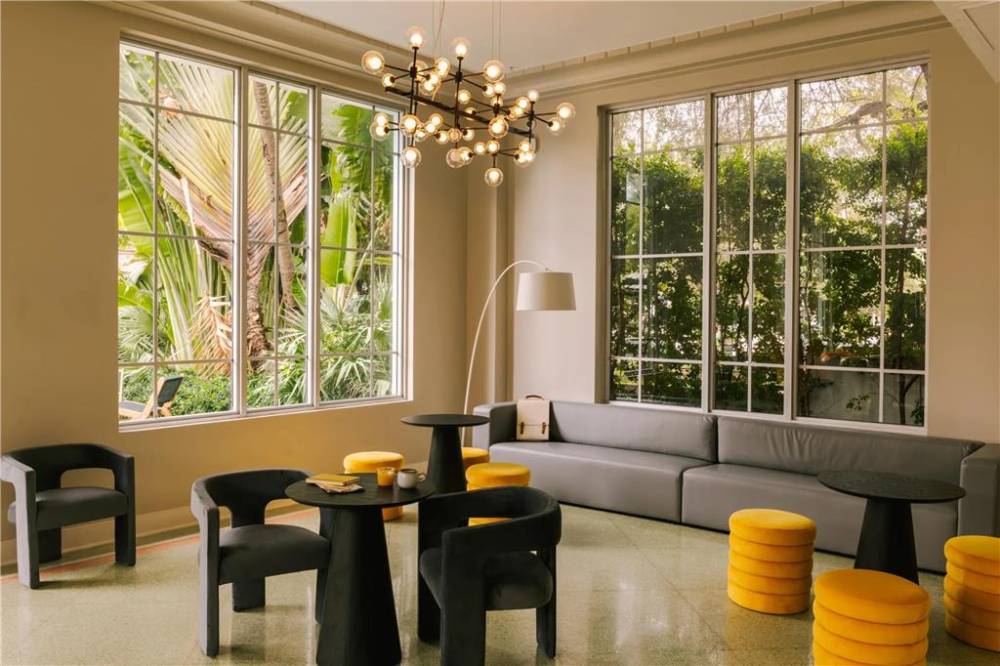 Kenmore Village Hotel South Beach 6