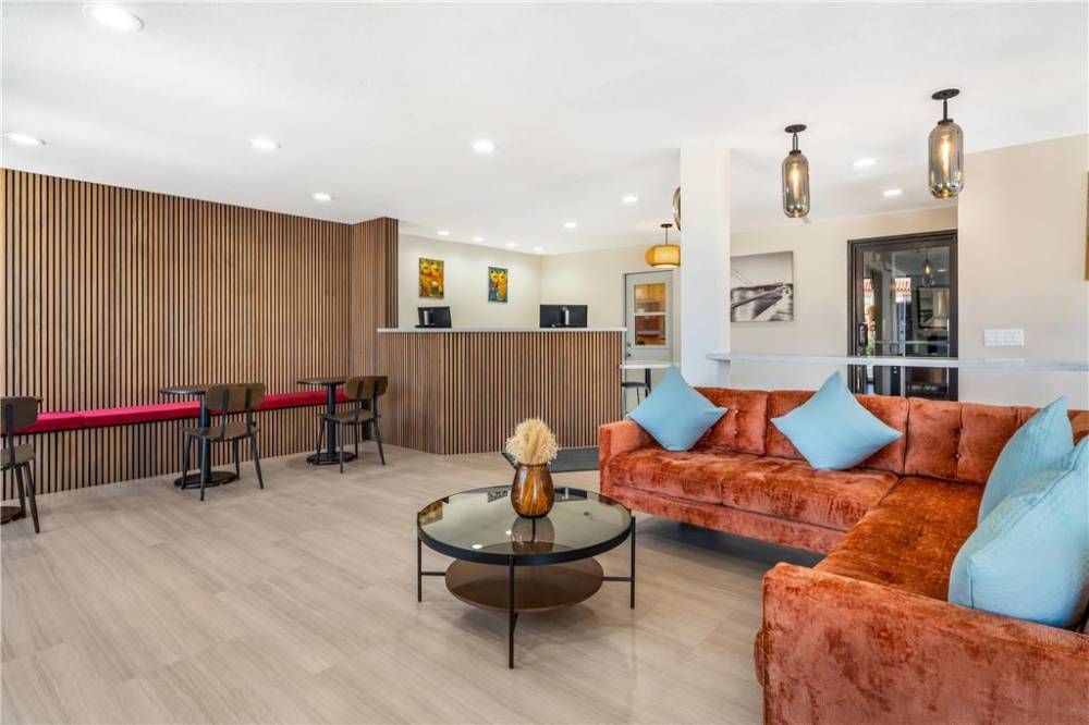 La Luna Inn An Ascend Collection Hotel 2