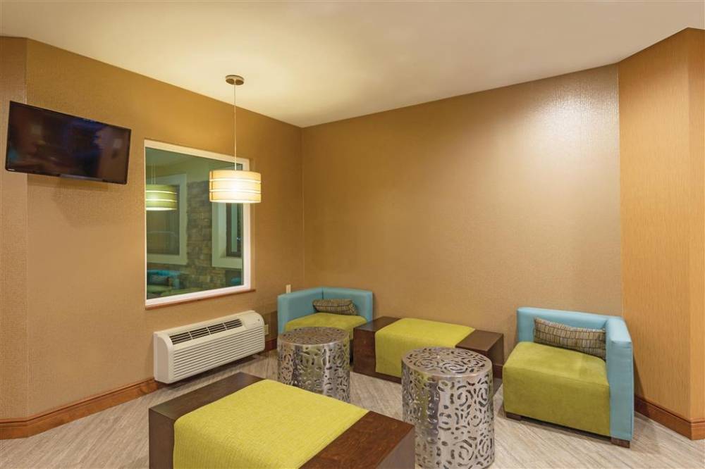 La Quinta Inn By Wyndham Buffalo Airport 3