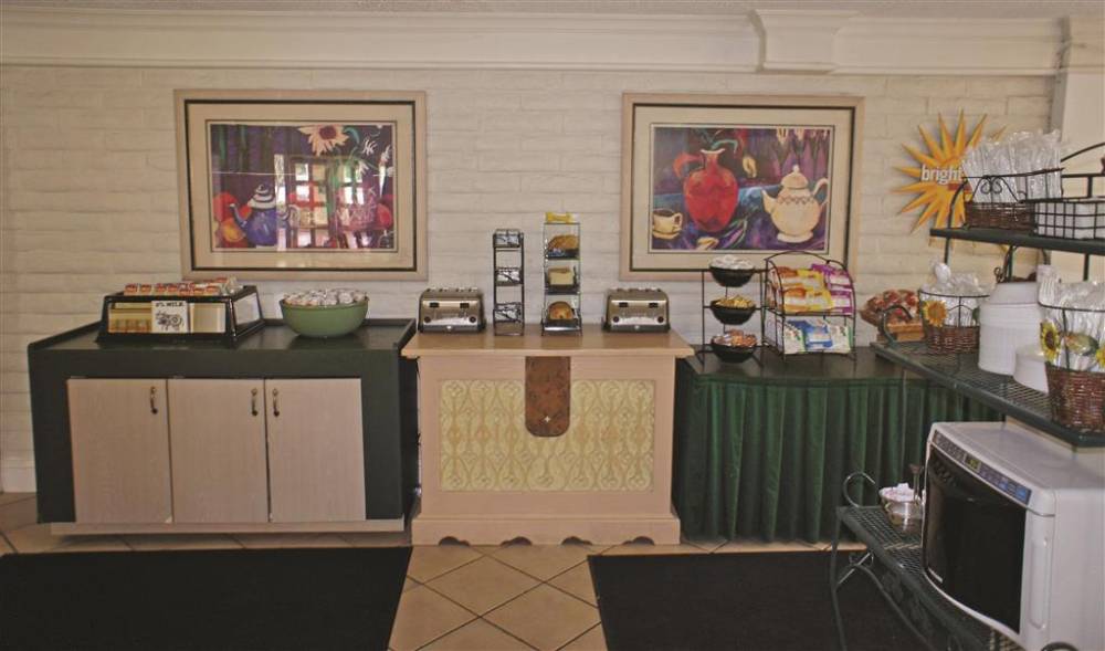 La Quinta Inn By Wyndham Pensacola 4