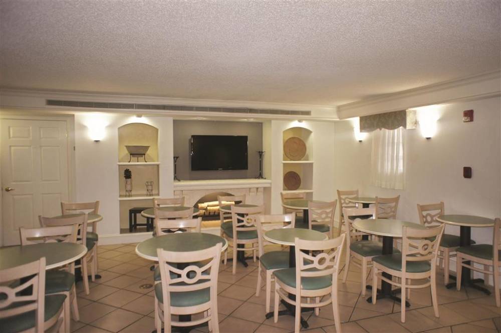 La Quinta Inn By Wyndham Pensacola 3