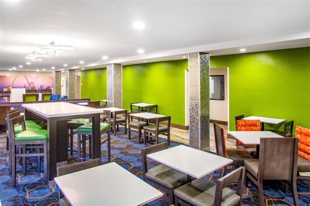 La Quinta Inn By Wyndham St. Louis Hazelwood - Airport North 2