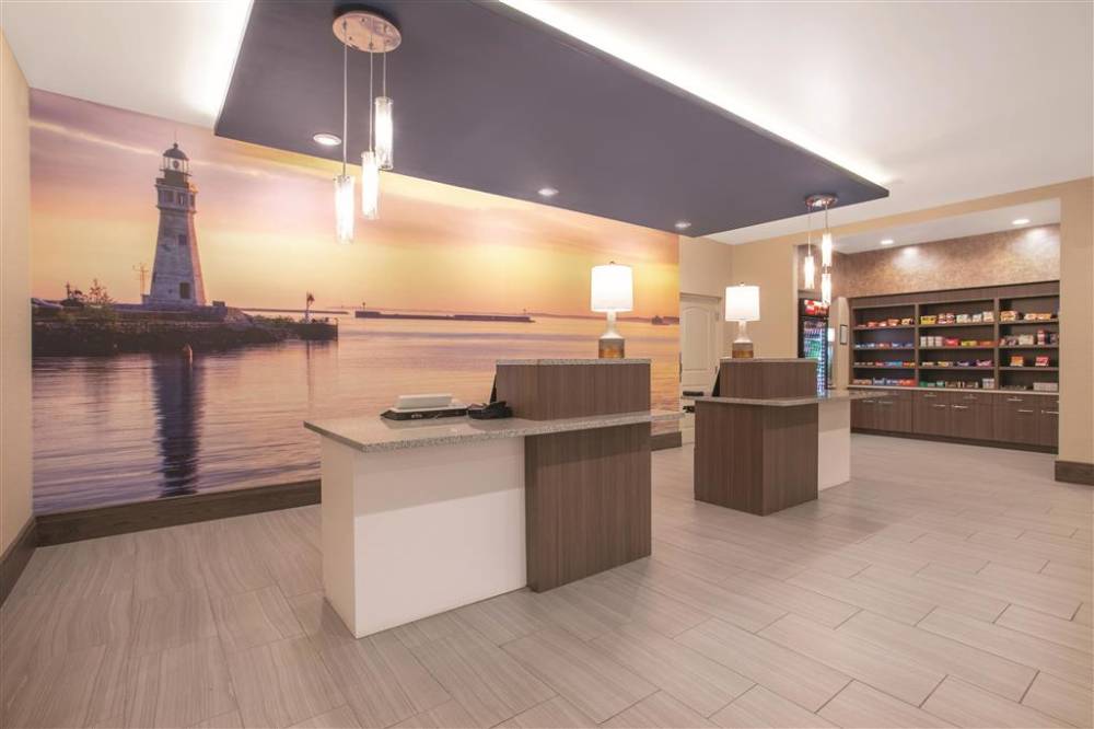 La Quinta Inn Ste Amherst 3