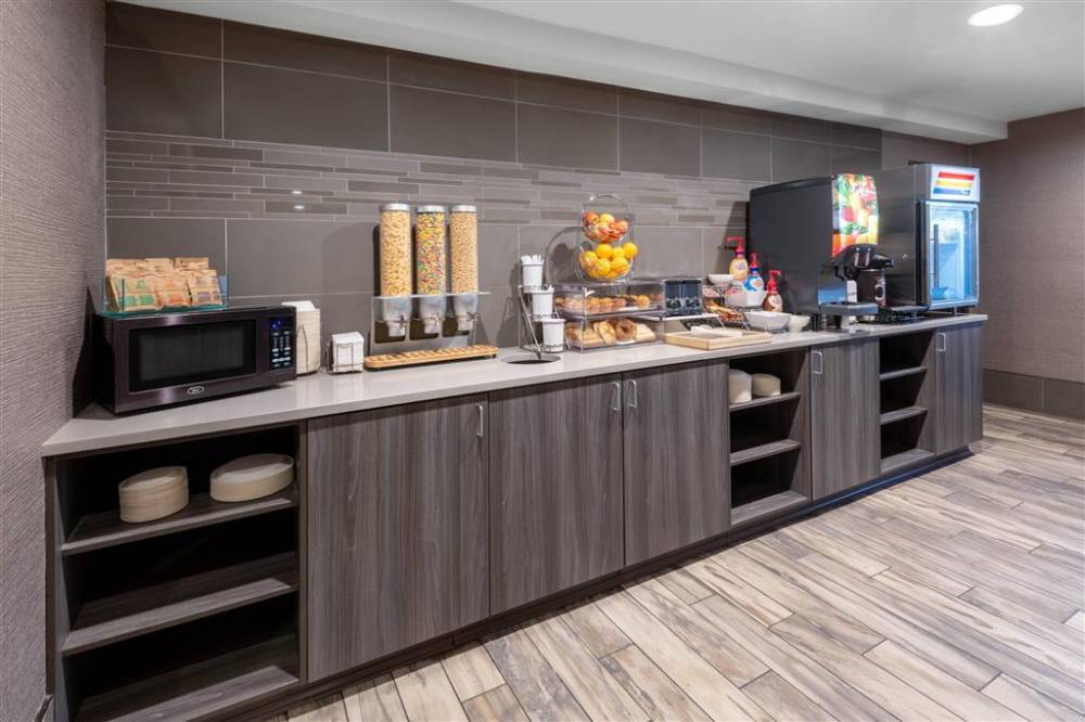 La Quinta Inn Ste Anchorage 3