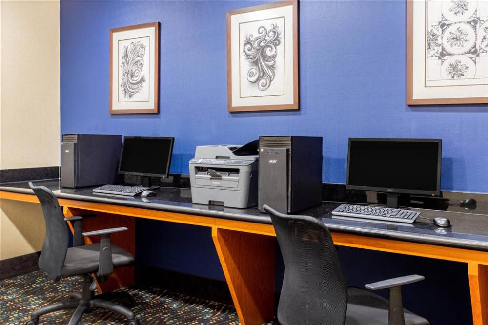 La Quinta Inn Ste Ap West 5