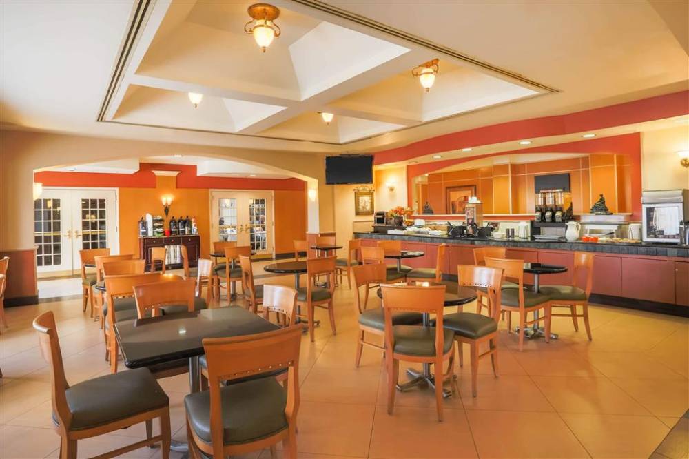 La Quinta Inn Ste Isp Ap 4