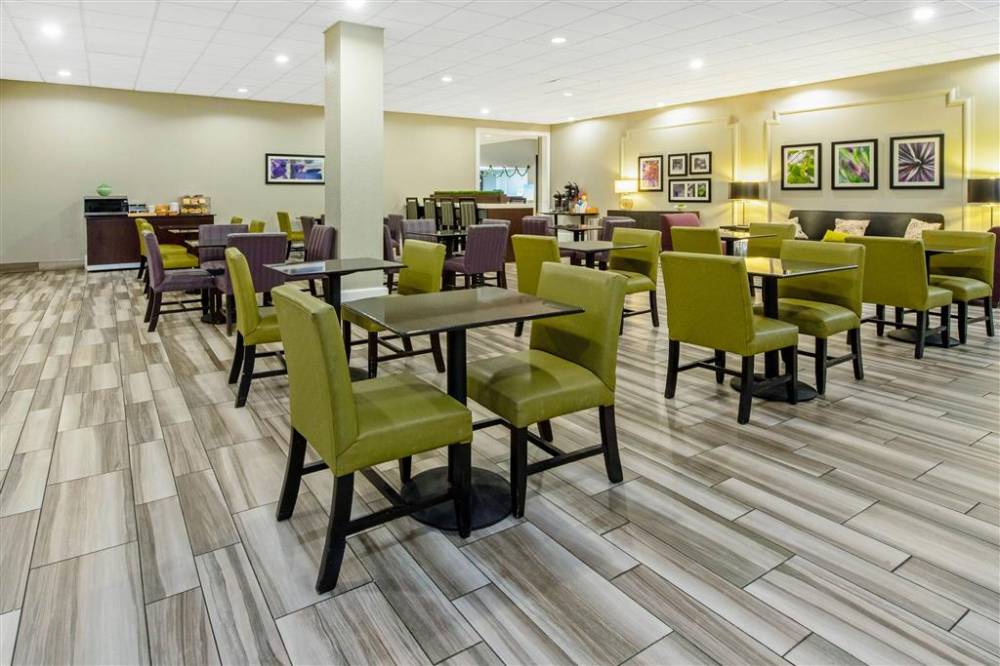La Quinta Inn Ste Msy Ap 5