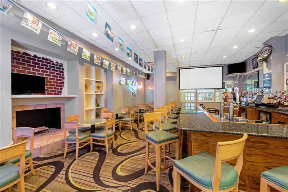 La Quinta Inn Ste Msy Ap 4