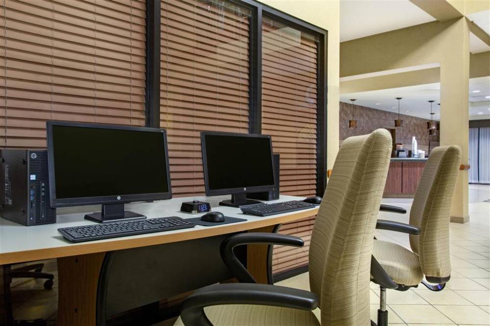 La Quinta Inn Ste Springfield 6