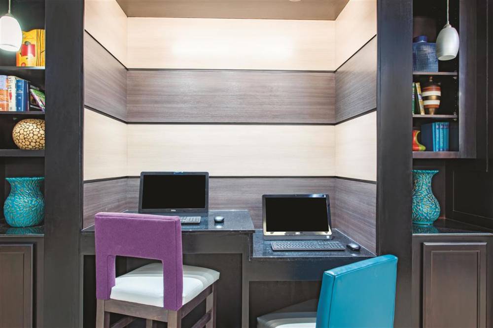 La Quinta Inn Ste Tul Ap Expo 6