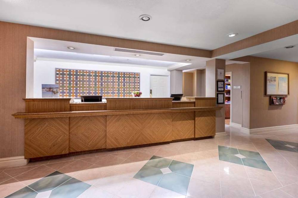 La Quinta Inn & Suites By Wyndham Dallas Dfw Airport North 6