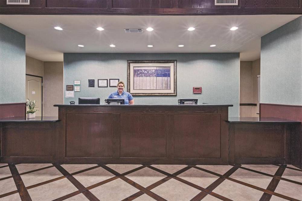 La Quinta Inn & Suites By Wyndham Dfw Airport West - Euless 4