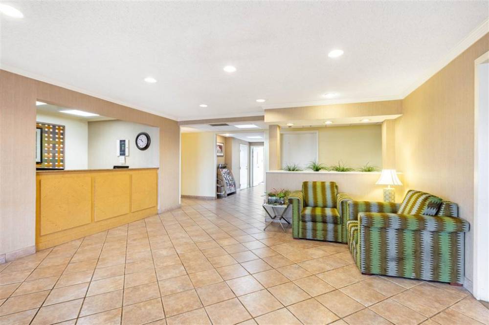 La Quinta Inn & Suites By Wyndham El Paso East 5