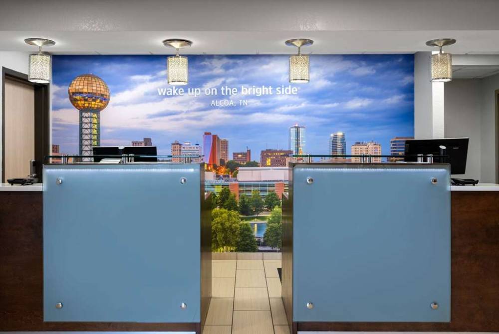 La Quinta Inn & Suites By Wyndham Knoxville Airport 5