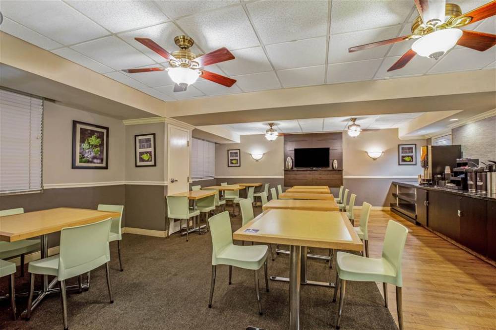 La Quinta Inn & Suites By Wyndham Miami Lakes 3