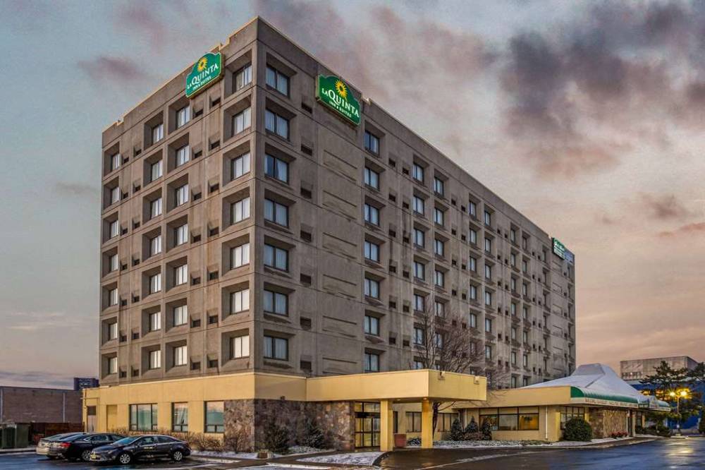 La Quinta Inn & Suites By Wyndham New Haven 2