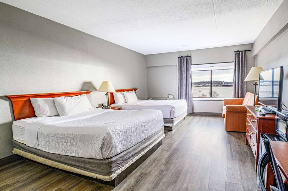 La Quinta Inn & Suites By Wyndham New Haven 6