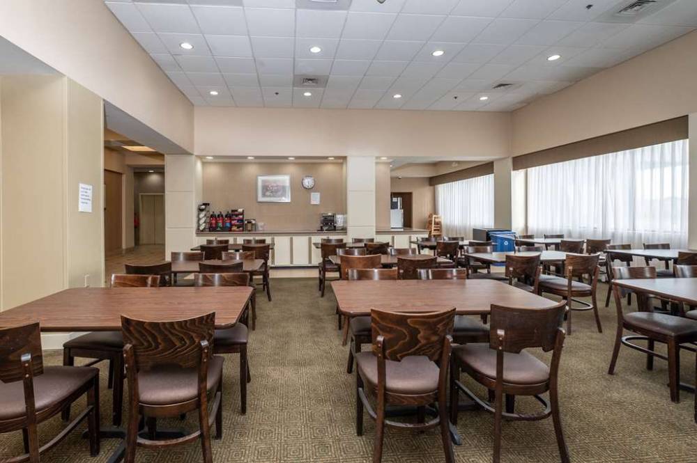 La Quinta Inn & Suites By Wyndham New Haven 4