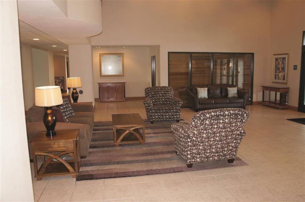 La Quinta Inn & Suites By Wyndham Omaha Airport Downtown 5