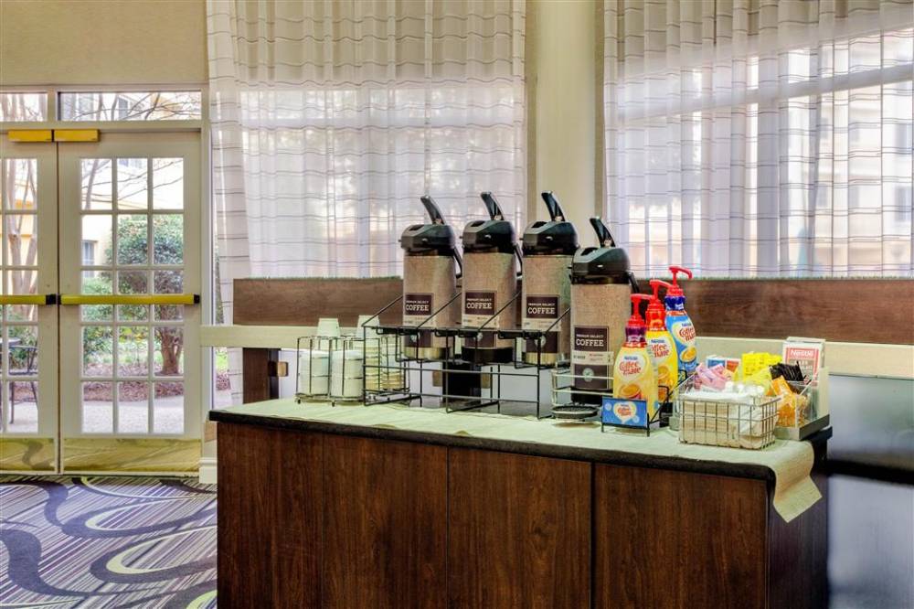 La Quinta Inn & Suites By Wyndham Raleigh Durham Airport 4